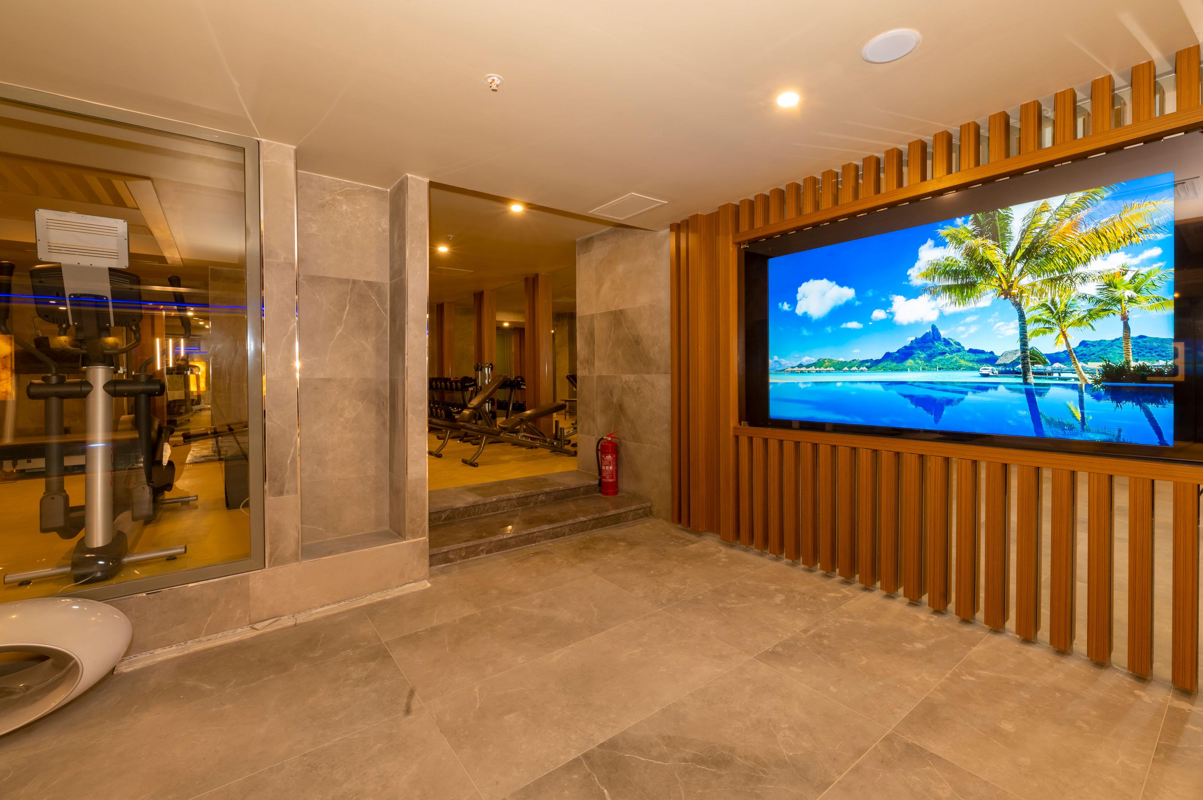 Ramada By Wyndham Istanbul Pera Taksim Otel Dış mekan fotoğraf The Fitness Studio